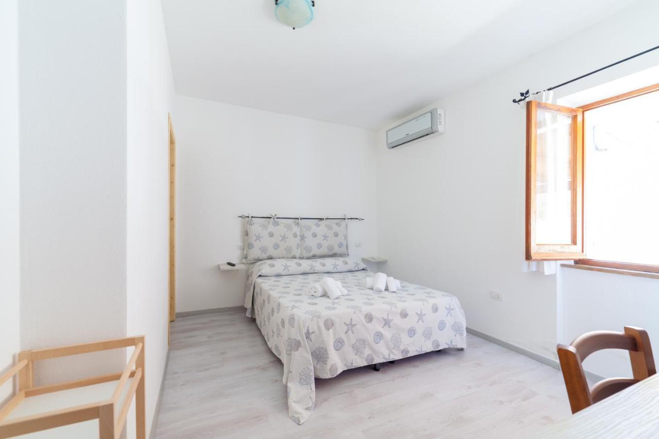 Brezza B&B Golfo Aranci Exterior photo